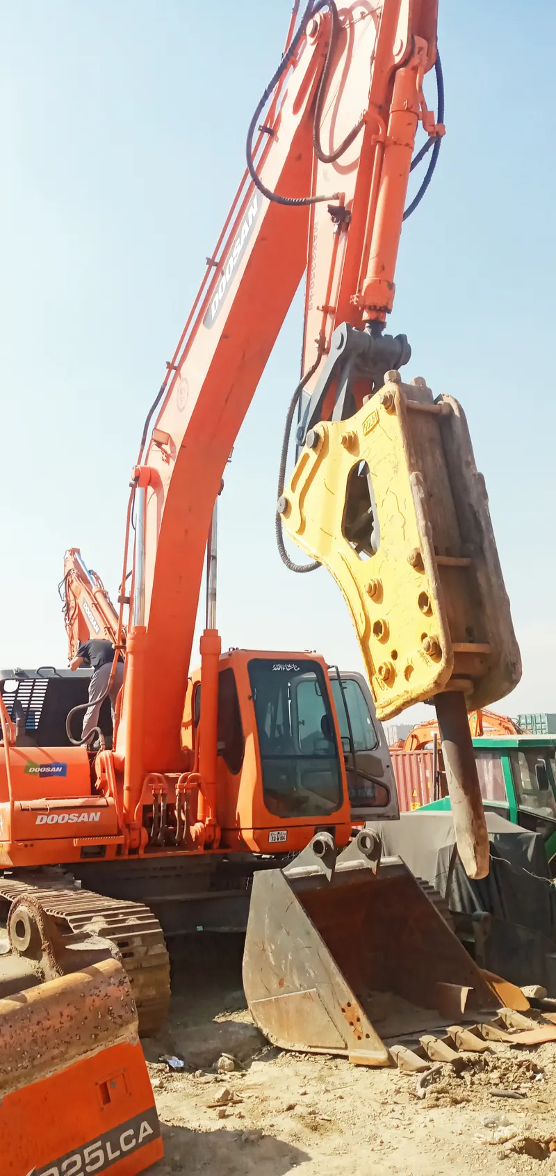 Doosan 300 Excavator 2012 (2)