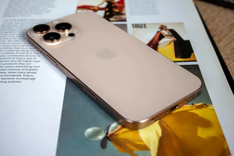 iPhone 16 pro max (2)