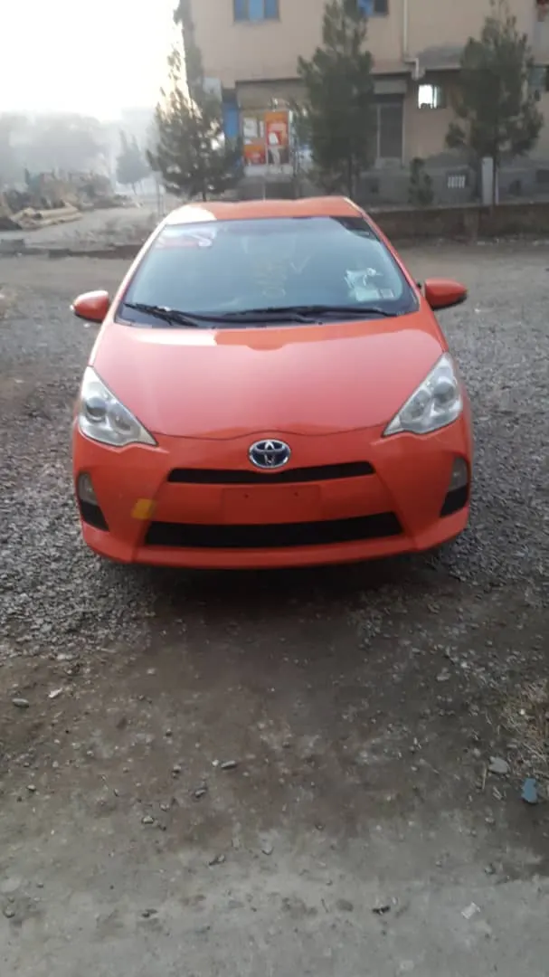 Toyota Aqua 2012 (5)