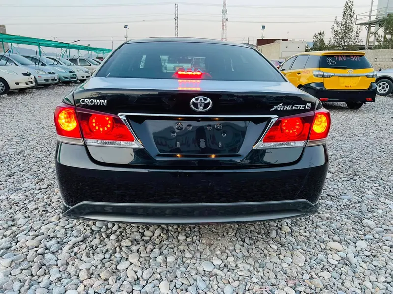 Toyota Crown 2013 (3)