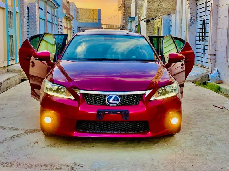 Lexus CT200 2012 (1)