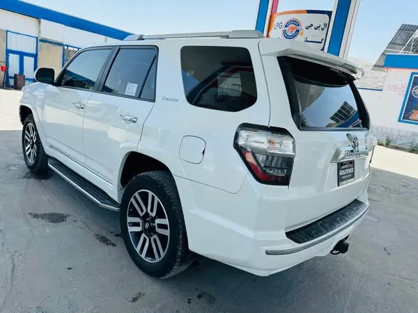 Toyota 4Runner 2012 (2)
