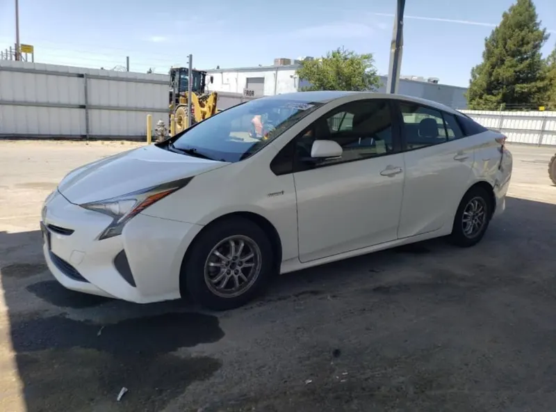 Toyota Prius 2017 (1)
