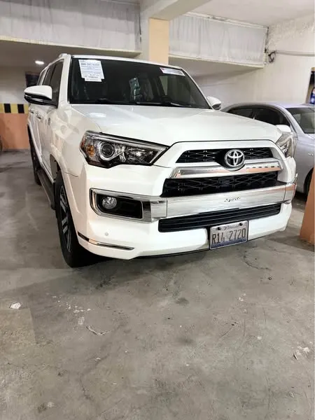 Toyota 4Runner Limited 2015 (2)