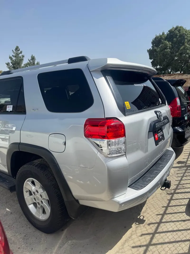 Toyota 4 Runner 2011 (2)