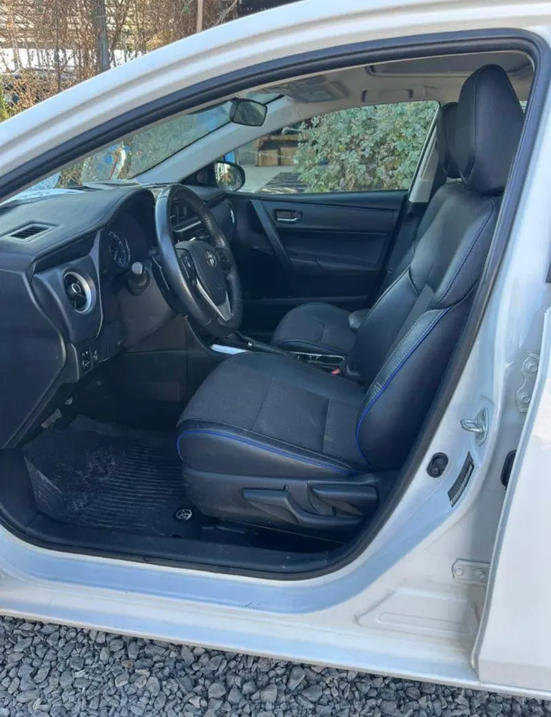 Toyota corolla 2018 (2)