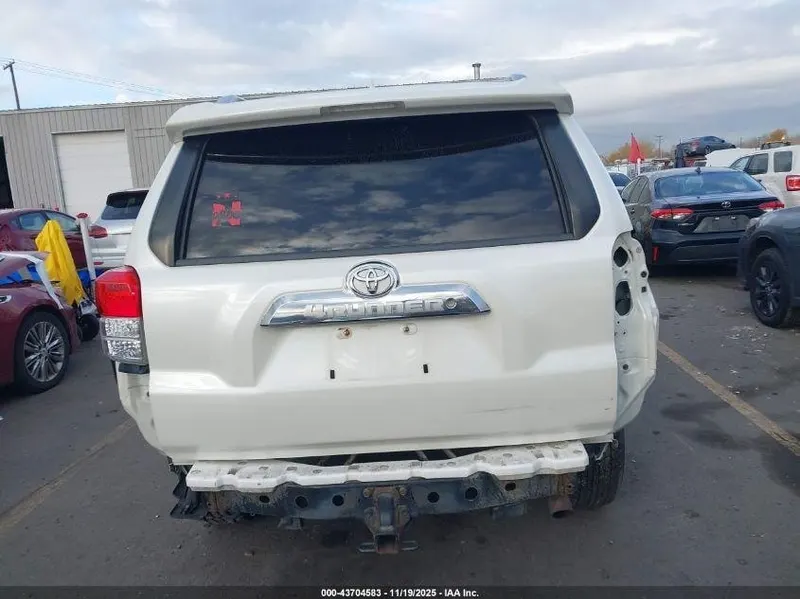Toyota 4Runner 2010 (3)