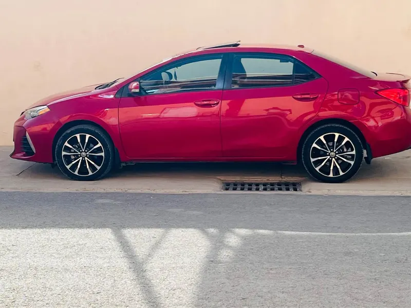 Toyota Corolla 2017 (2)