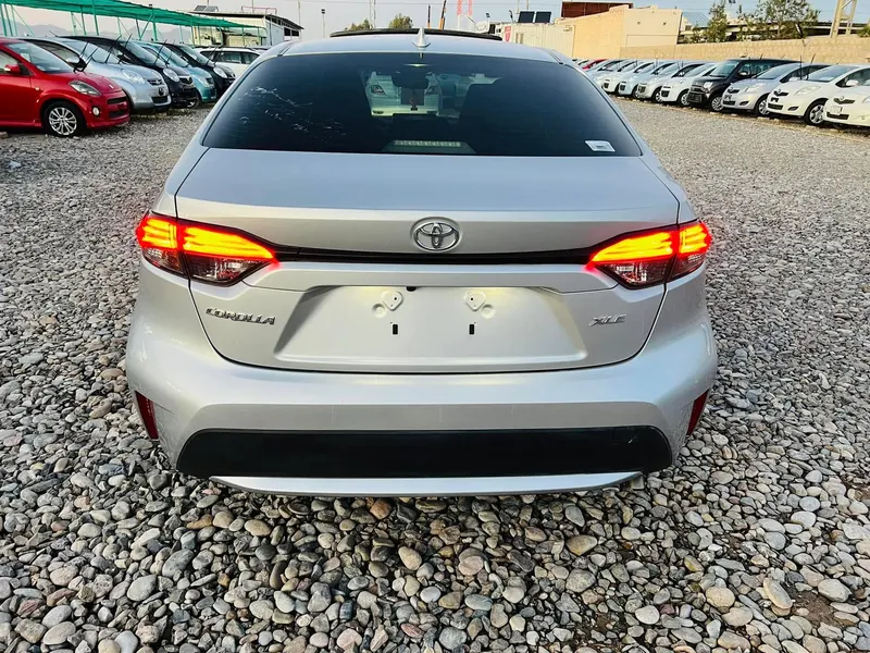 Toyota Corolla XLE 2020 (3)