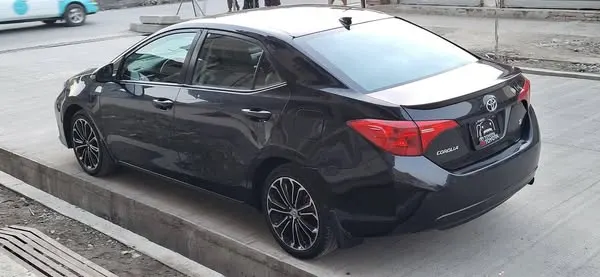 Toyota Corolla 2015 (3)