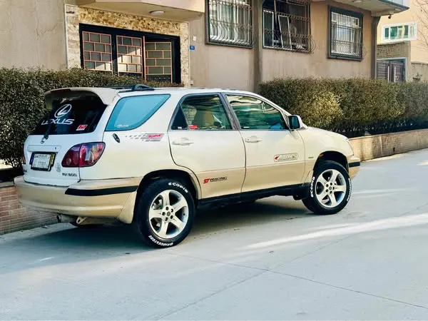 Lexus 2000 (3)