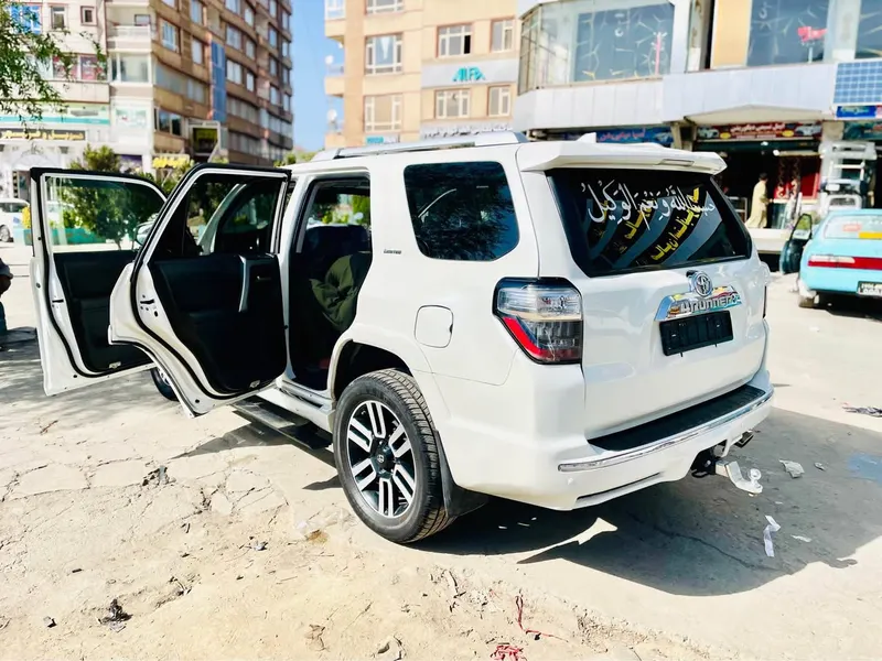 Toyota 4 Runner 2018 (3)