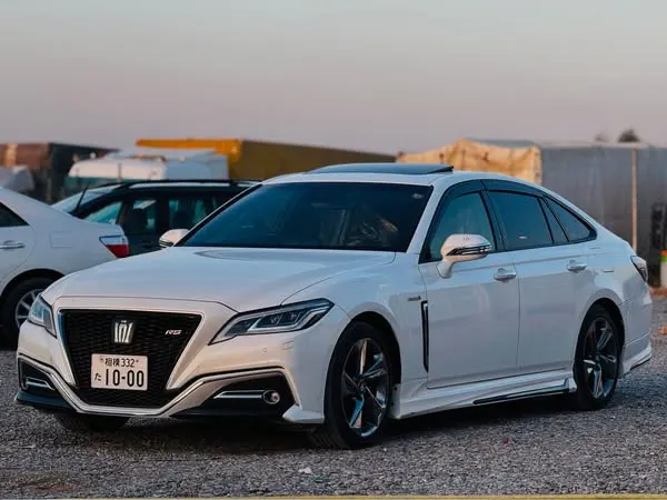 Toyota Crown RS 2018 (2)