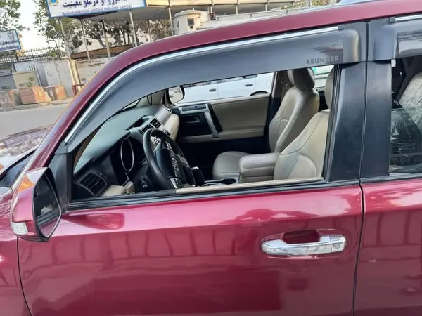 Toyota 4Runner 2011 (2)