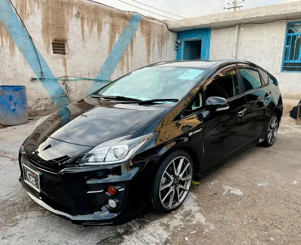 Toyota Prius 2012 (1)