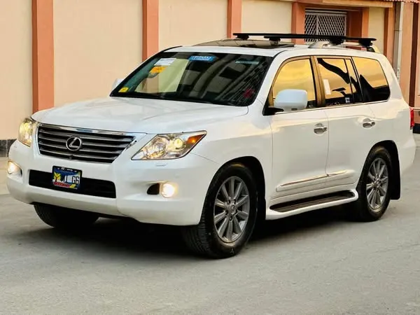 2009 V8 Vehicle (1)