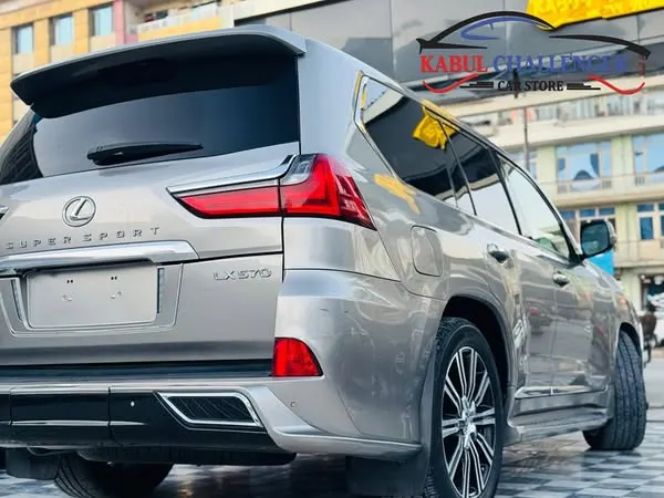 Lexus LX570 2017 (3)
