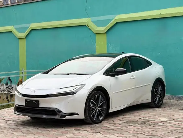 Toyota Prius 2024 (1)