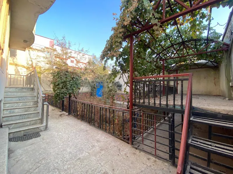 3-storey house for sale, 5 rooms, 300 m², Gul Bagh, District 7, Kabul (2)