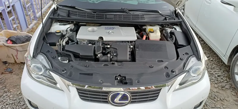 Lexus CT200h 2012 (4)