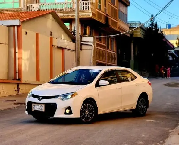 Toyota Corolla LE 2016 (2)