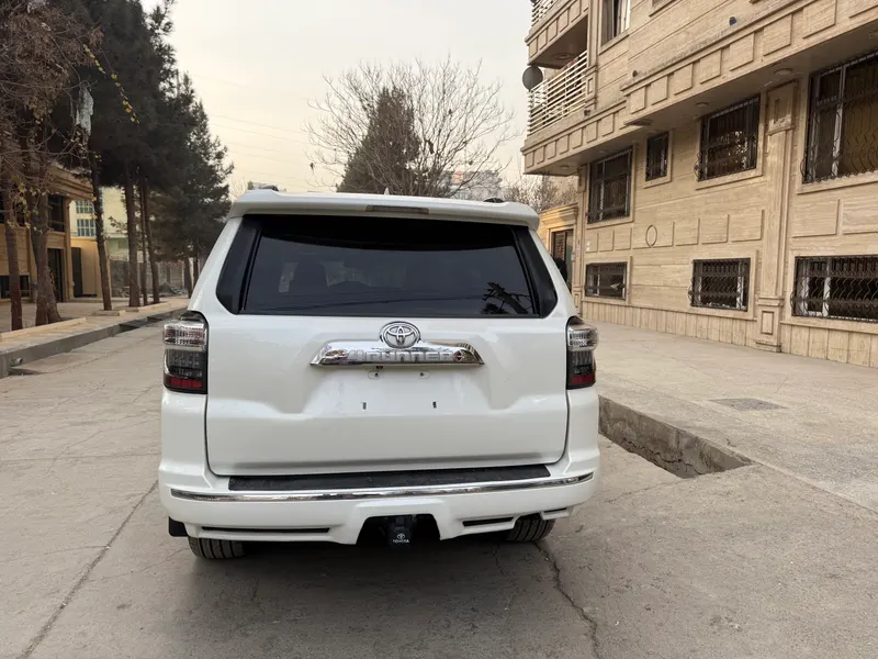Toyota 4Runner Limited 2010 (8)