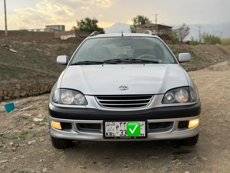 Toyota Avensis 1999 (2)