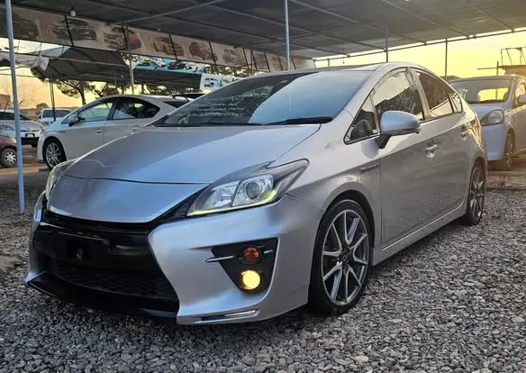 Toyota hybrid 2014 (1)