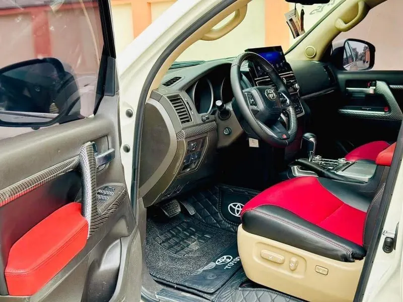 Toyota Land Cruiser 2011 (4)
