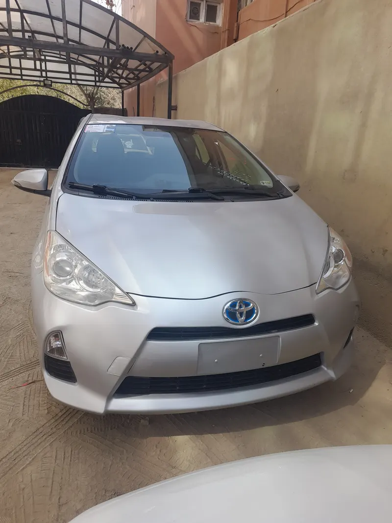 Toyota Aqua 2014 (2)