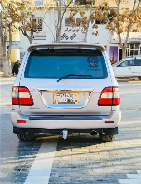 Toyota Land Cruiser 2000 (3)