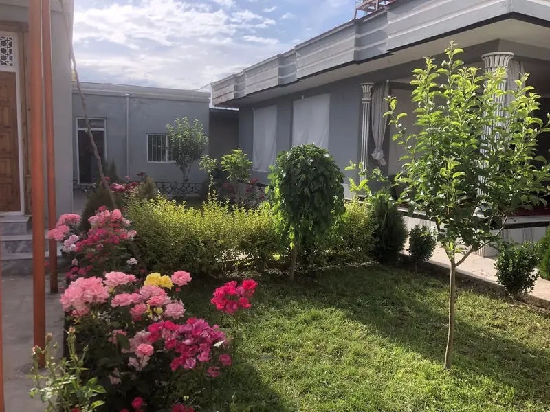 House for sale, 3 rooms, with separate guest house (1)