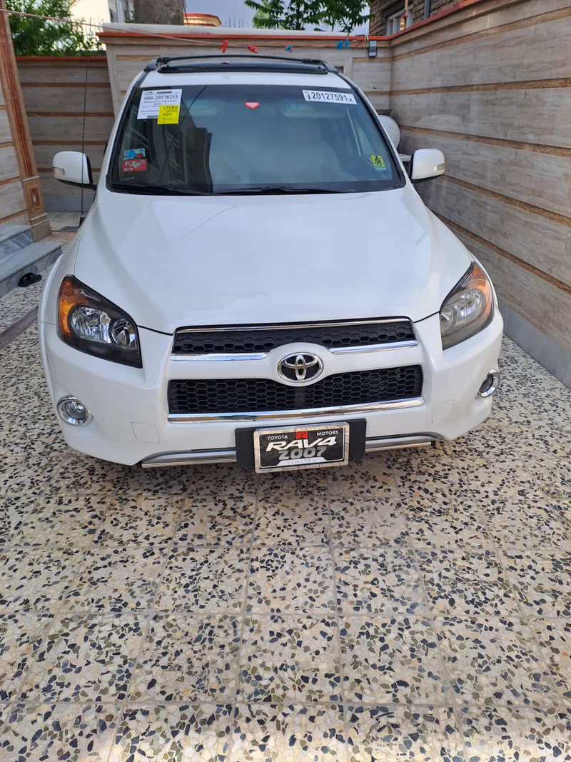 Toyota RAV4 (1)