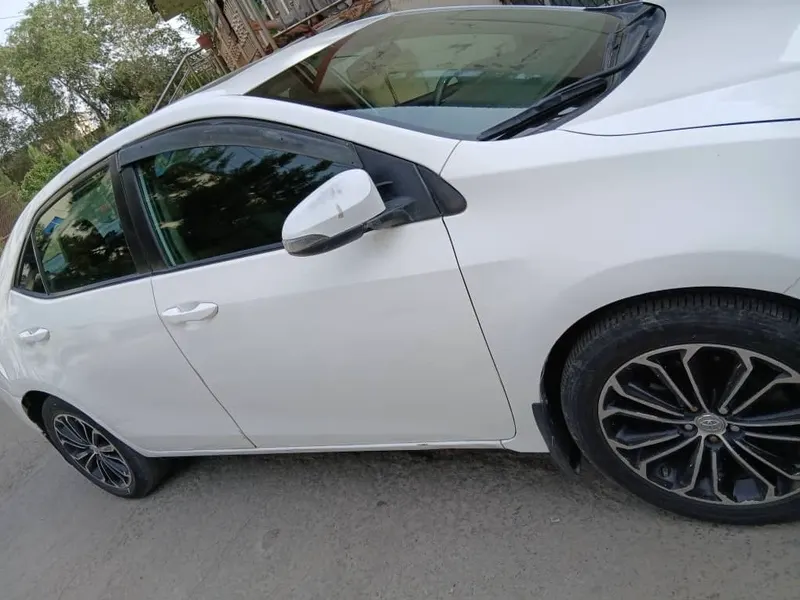 Toyota Corolla S 2015 (4)