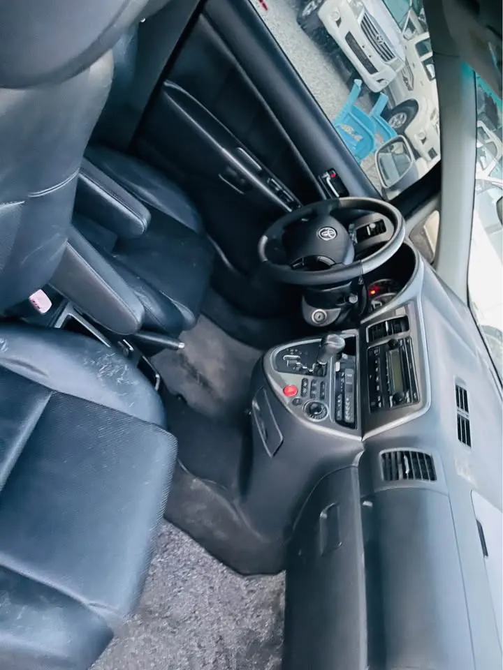 Toyota Fielder 2005 (4)