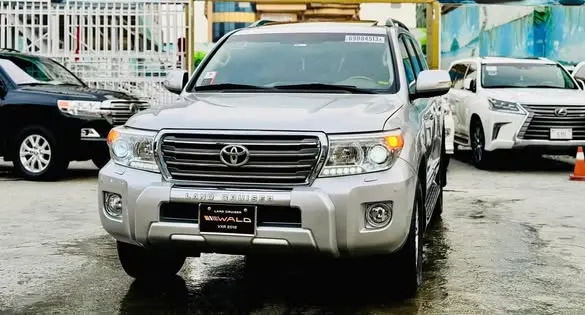 Toyota Land Cruiser 2012 (2)