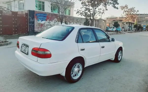 Toyota Corolla LE 1999 (4)