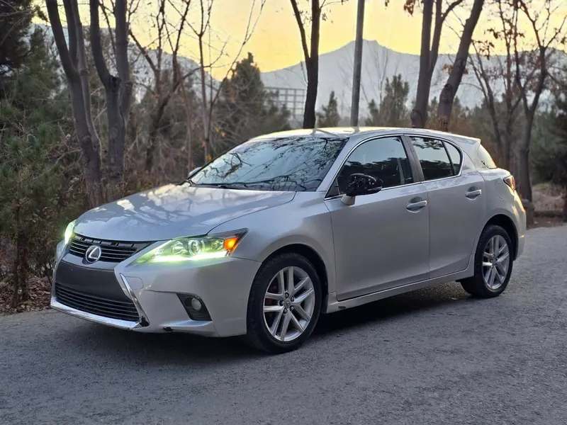 Lexus 2017 (1)