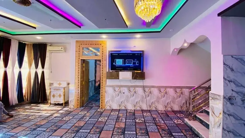 د پلورنې دوه پوړیز کور، 7 خونې، 375 m² (4)