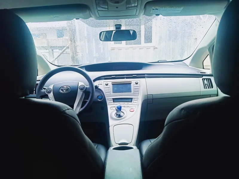 Toyota Prius Hybrid 2013 (7)
