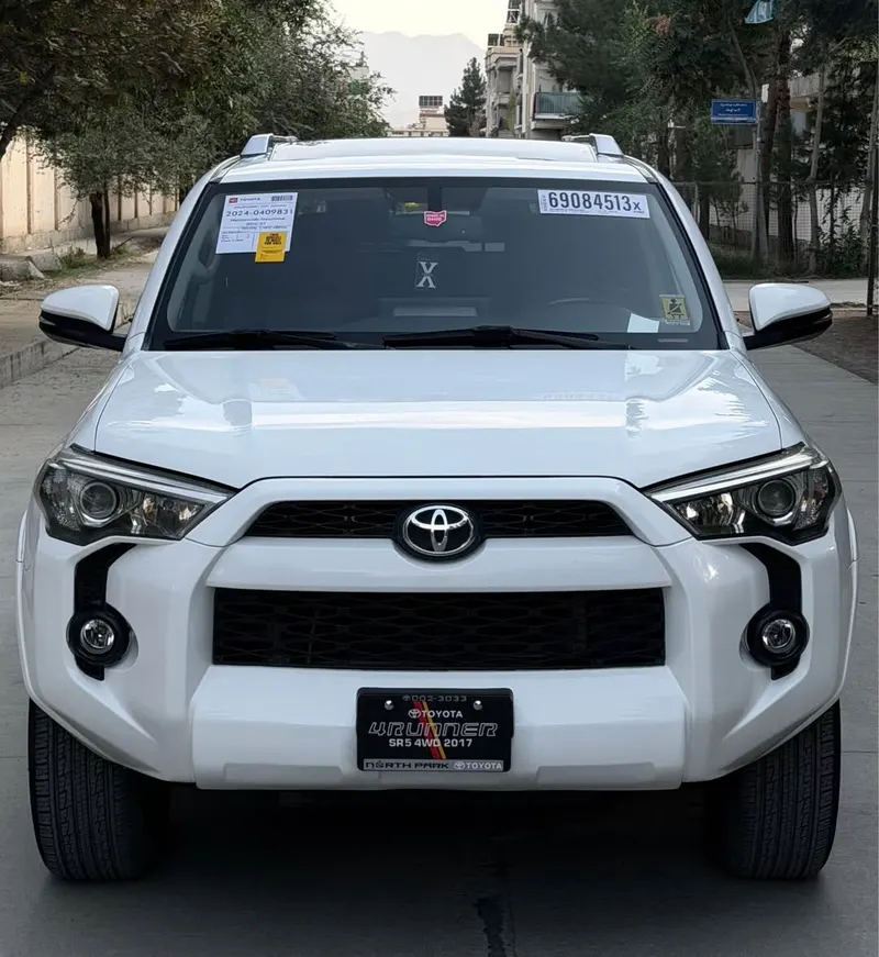 Toyota 4Runner SR5 2016 (2)