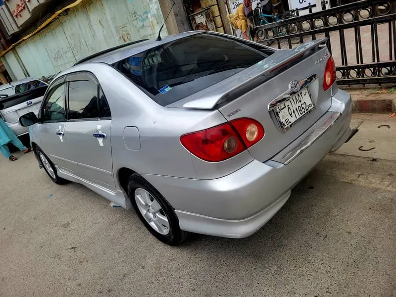 Toyota Corolla 2005 (2)