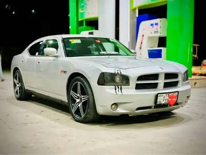 Dodge Charger 2008 (2)