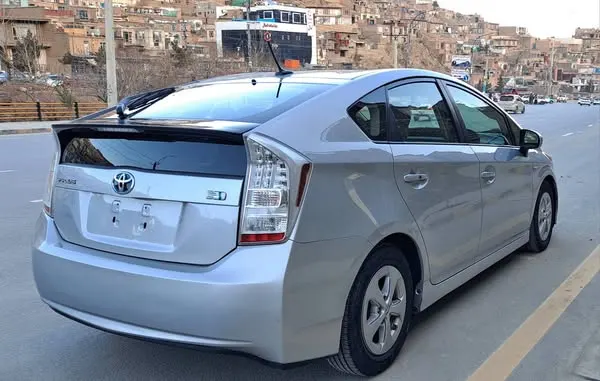 Toyota Prius Hybrid 2010 (2)