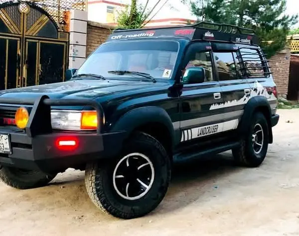 Toyota Land Cruiser (2)