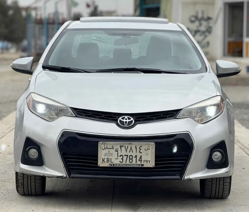 Toyota Corolla 2016 (1)