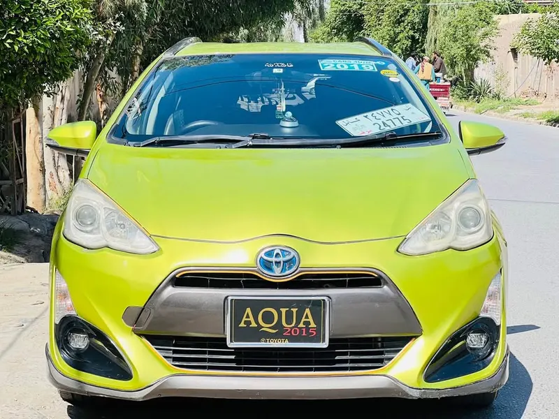 Toyota Aqua 2015 (7)