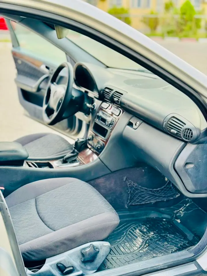 Mercedes-Benz 2001 (4)