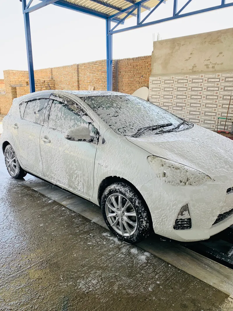 Toyota Aqua 2013 (6)