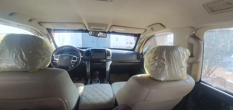 Toyota Land Cruiser 2010 (2)